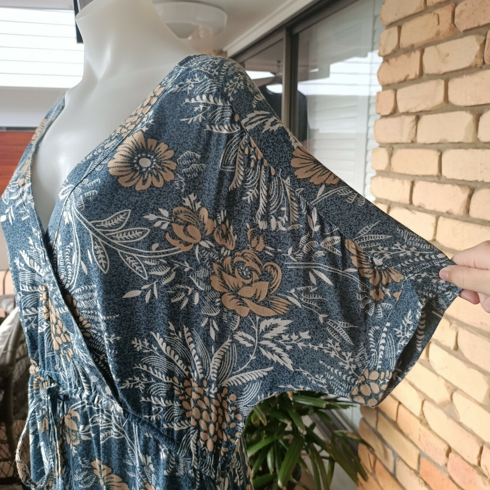 Other Holiday Trading Dress Blue White Floral Size S/M Size ONE SIZE - 8 Thumbnail