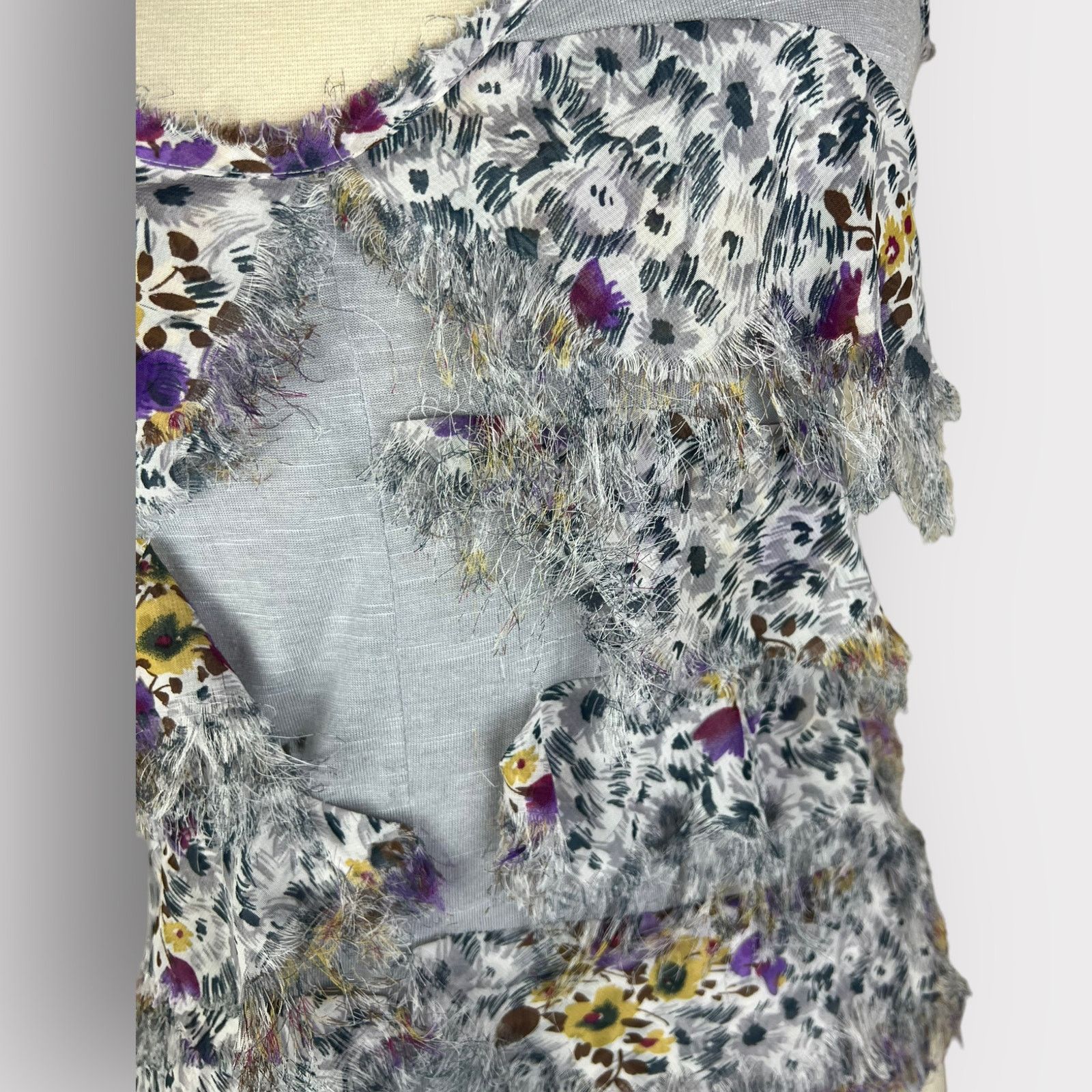 Vintage Love Fire | Vintage Y2K Ruffle Floral Print Tank Top | Med Size M / US 6-8 / IT 42-44 - 3 Thumbnail