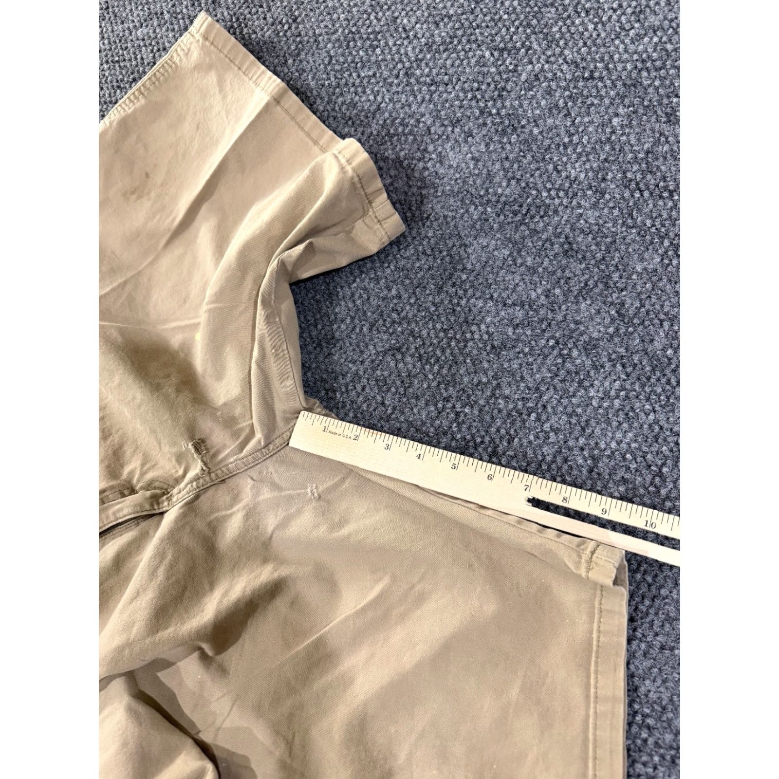 Wrangler Wrangler cargo shorts mens 42 beige khaki relaxed fit outdoor hiking Casual Cargo Pocket 10in inseam Mens Beige Summer Spring 42 Regular Cotton Size US 42 / EU 58 - 7 Thumbnail