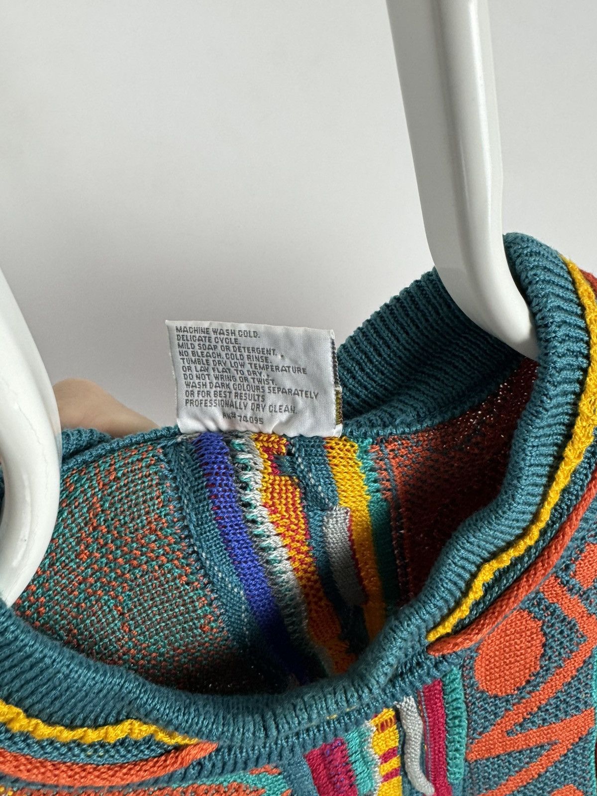 Coogi Vintage Coogi 3D Knit Multicolour Sweater Size US L / EU 52-54 / 3 - 4 Thumbnail
