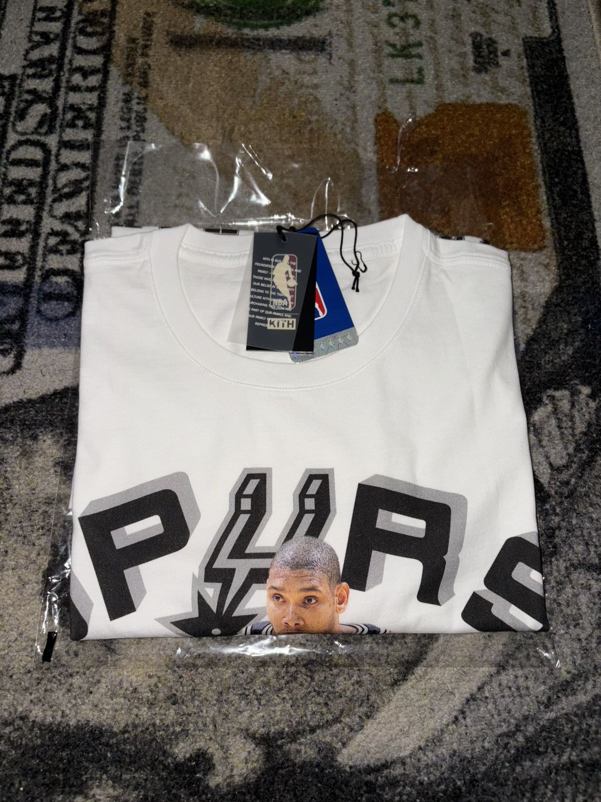 Kith × NBA KITH X SPURS TIM DUNCAN VINTAGE TEE - WHITE Size US XXL / EU 58 / 5 - 2 Thumbnail