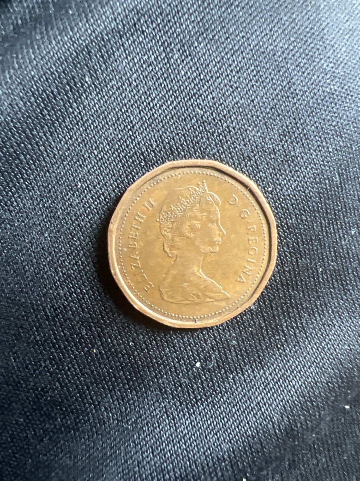 Vintage 1986 Canada 1 Cent Coin Size ONE SIZE - 1 Thumbnail