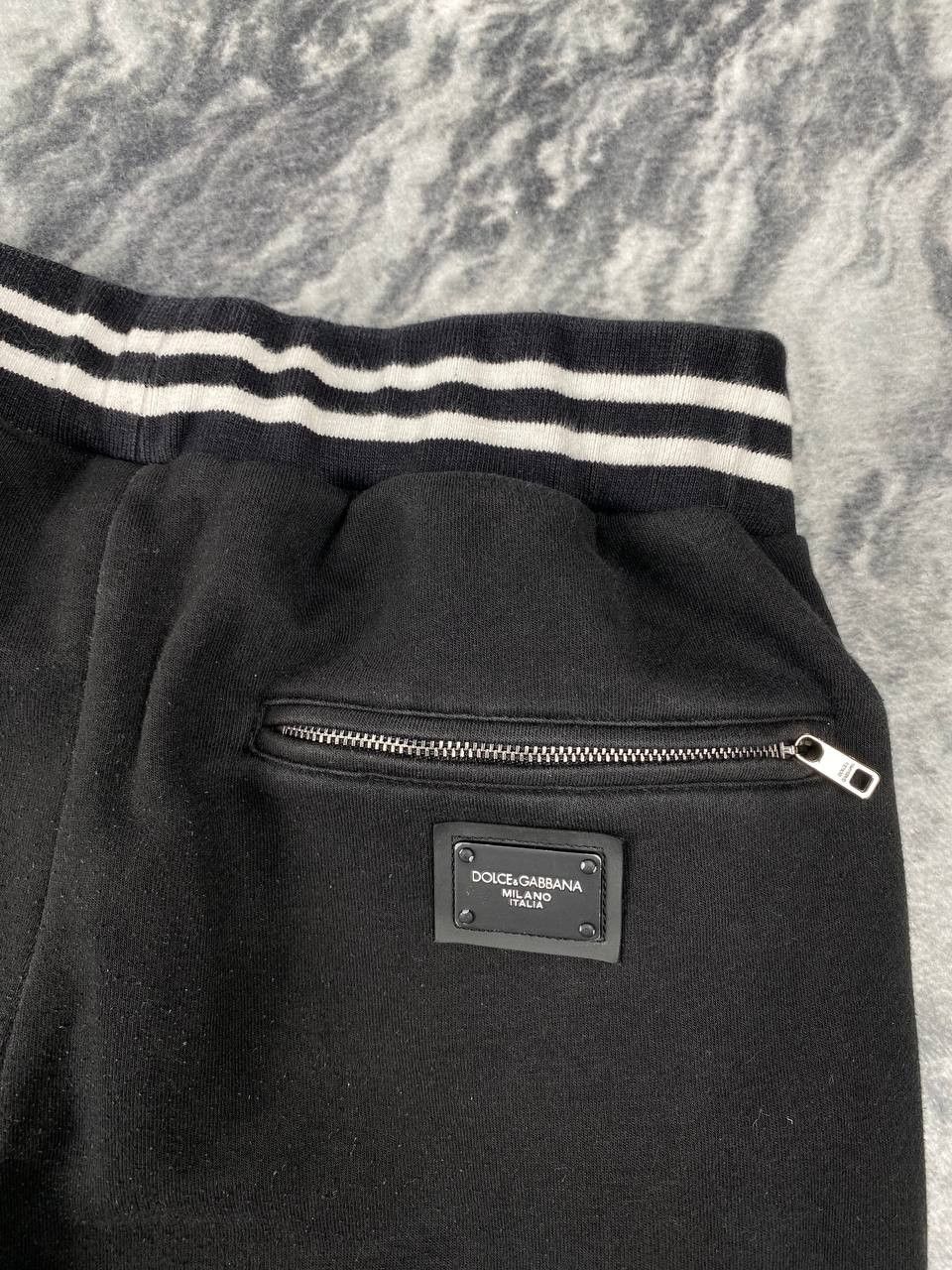 Dolce & Gabbana Dolce & Gabbana Metal Logo Sweatpants Size US 34 / EU 50 - 13 Thumbnail