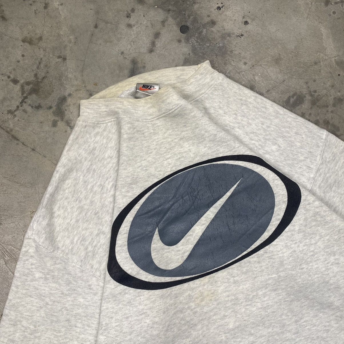 Nike × Vintage 90s Nike Oval Crewneck Size US L / EU 52-54 / 3 - 2 Thumbnail