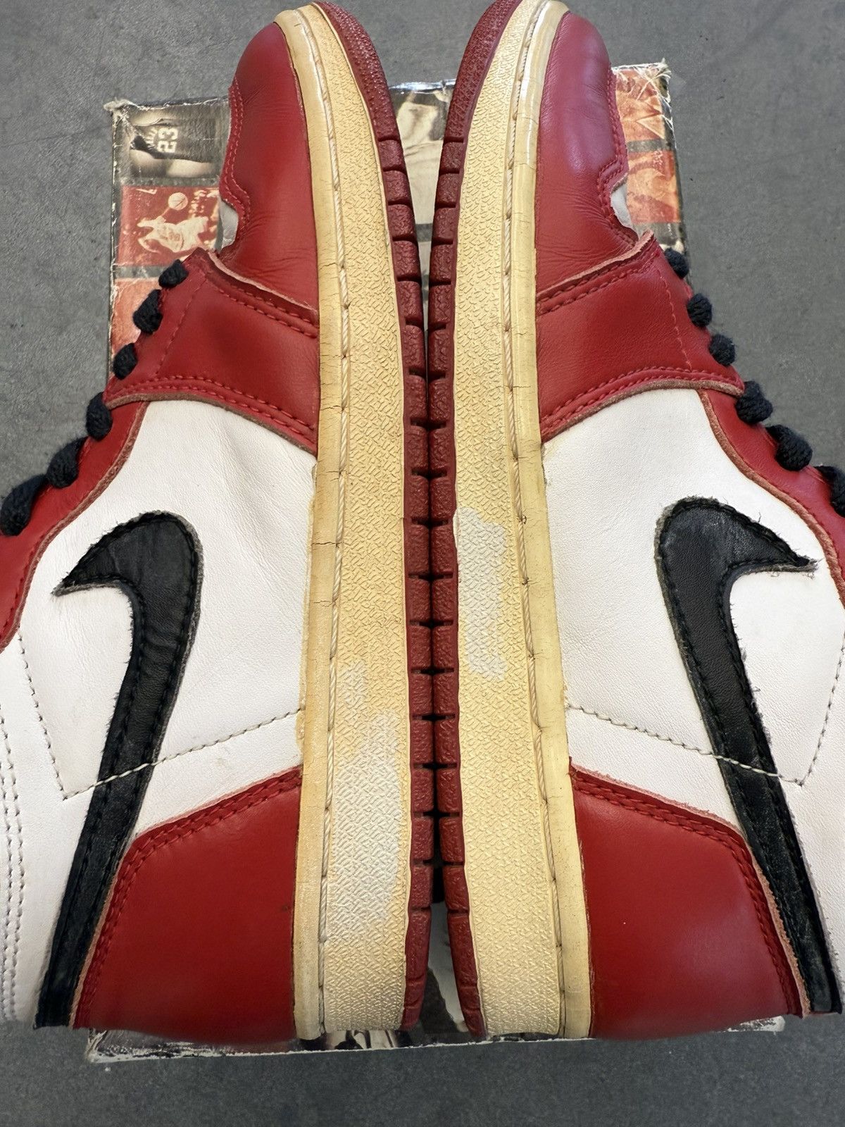 Jordan Brand 1994 Air Jordan 1 Chicago High Size 7.5 (Replacement Box) Size US 7.5 / EU 40-41 - 7 Thumbnail