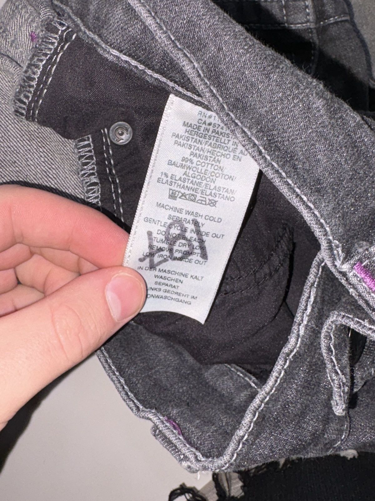 True Religion True Religion black and purple jeans Size US 33 - 6 Thumbnail