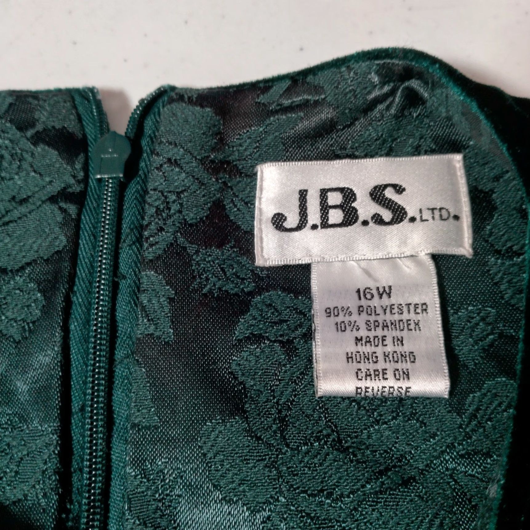 Velour Vintage J.B.S. LTD Emerald Green Velour Blouse 16W Round Neckline Long Sleeve Button Accent Fairy Fairycore Renaissance Whimsy Vintage 1990s Size XXL / US 16-18 / IT 52-54 - 3 Thumbnail