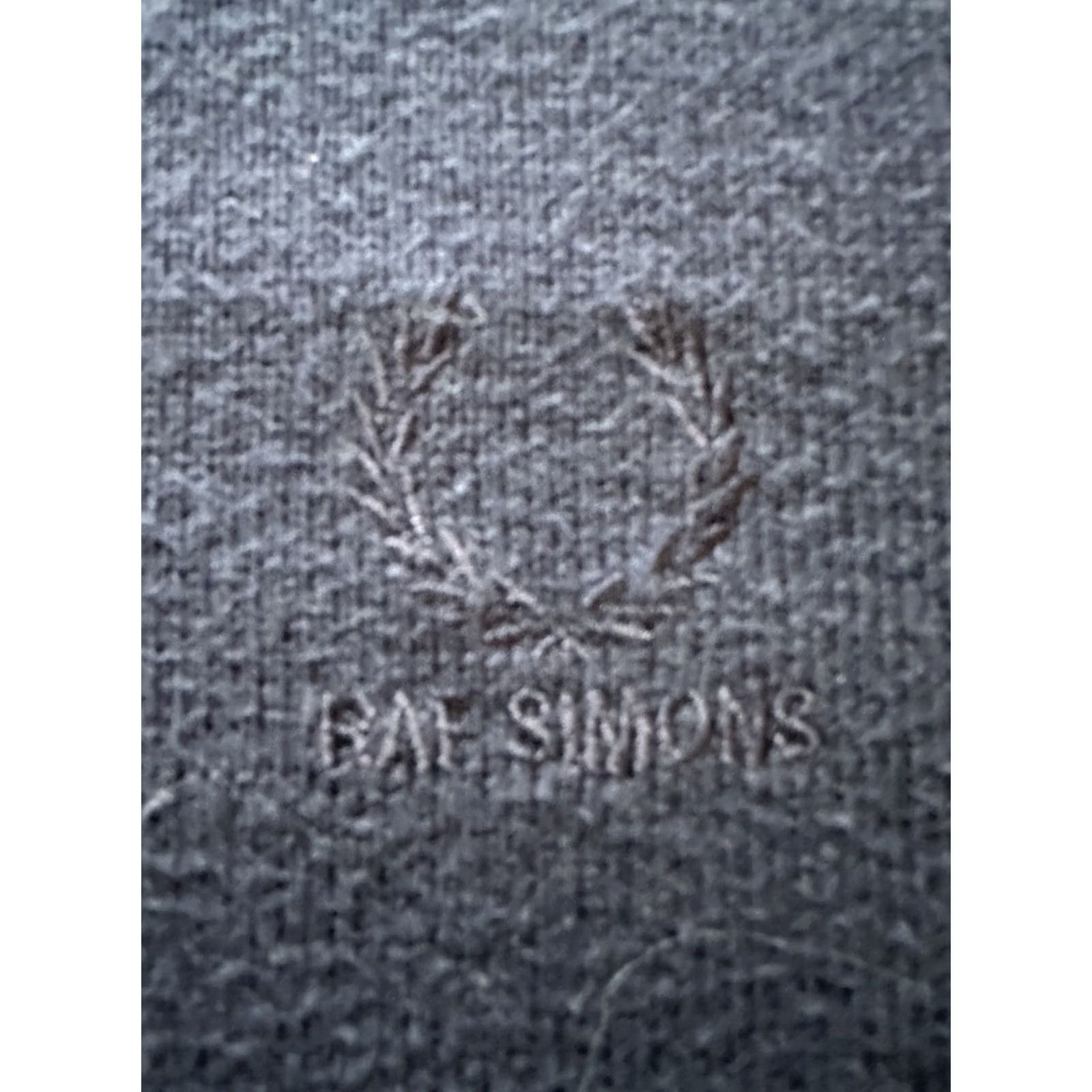 Vintage Fred Perry x Raf Simons Knit V-Neck Light Sweater Navy Blue Size 40 Mens Pullover Knit Cotton Embroidered Logo Vintage: No Size US L / EU 52-54 / 3 - 2 Thumbnail