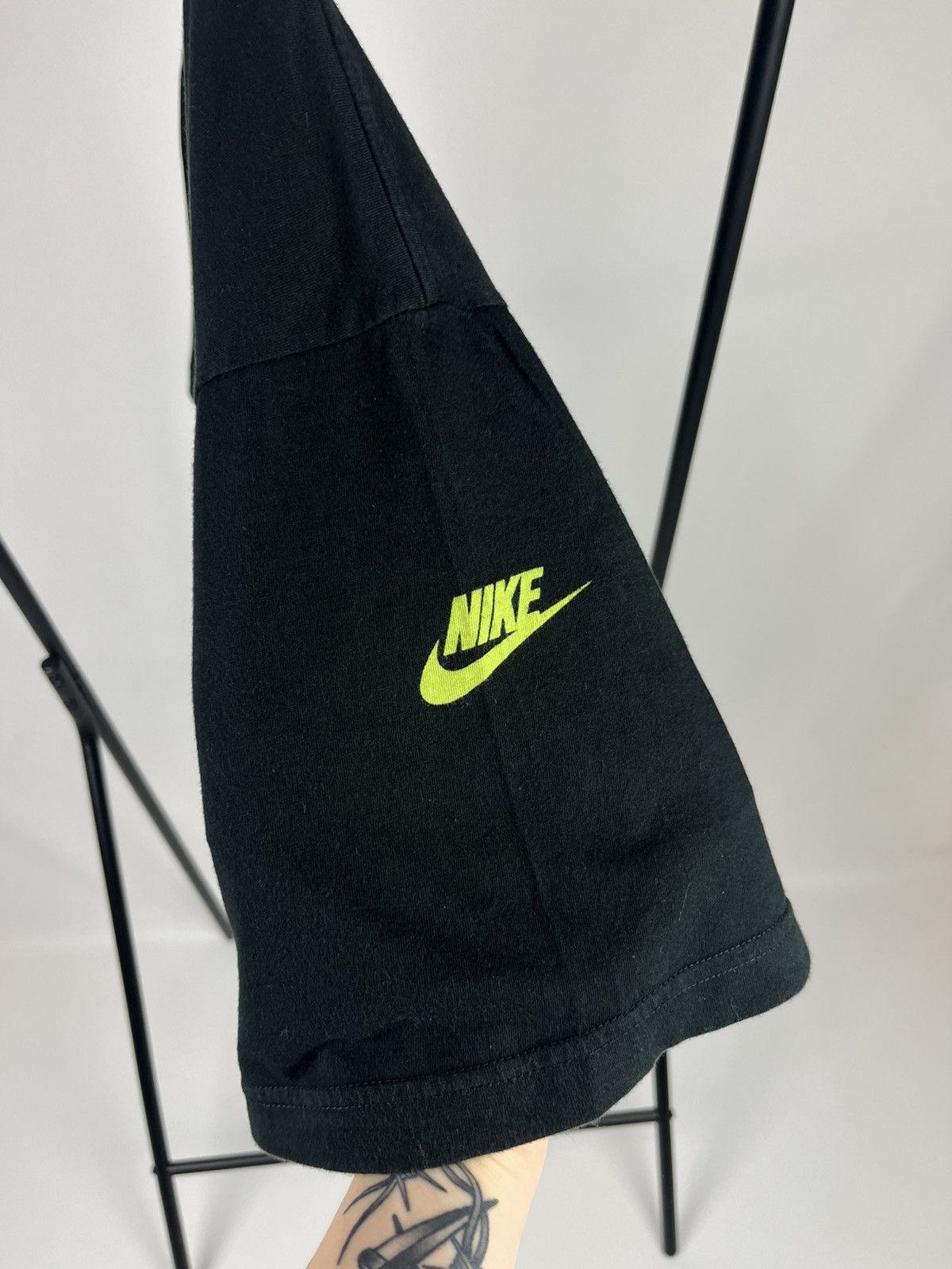 Nike Vintage Nike Tee 90s footprint Rare Size US XXL / EU 58 / 5 - 15 Thumbnail