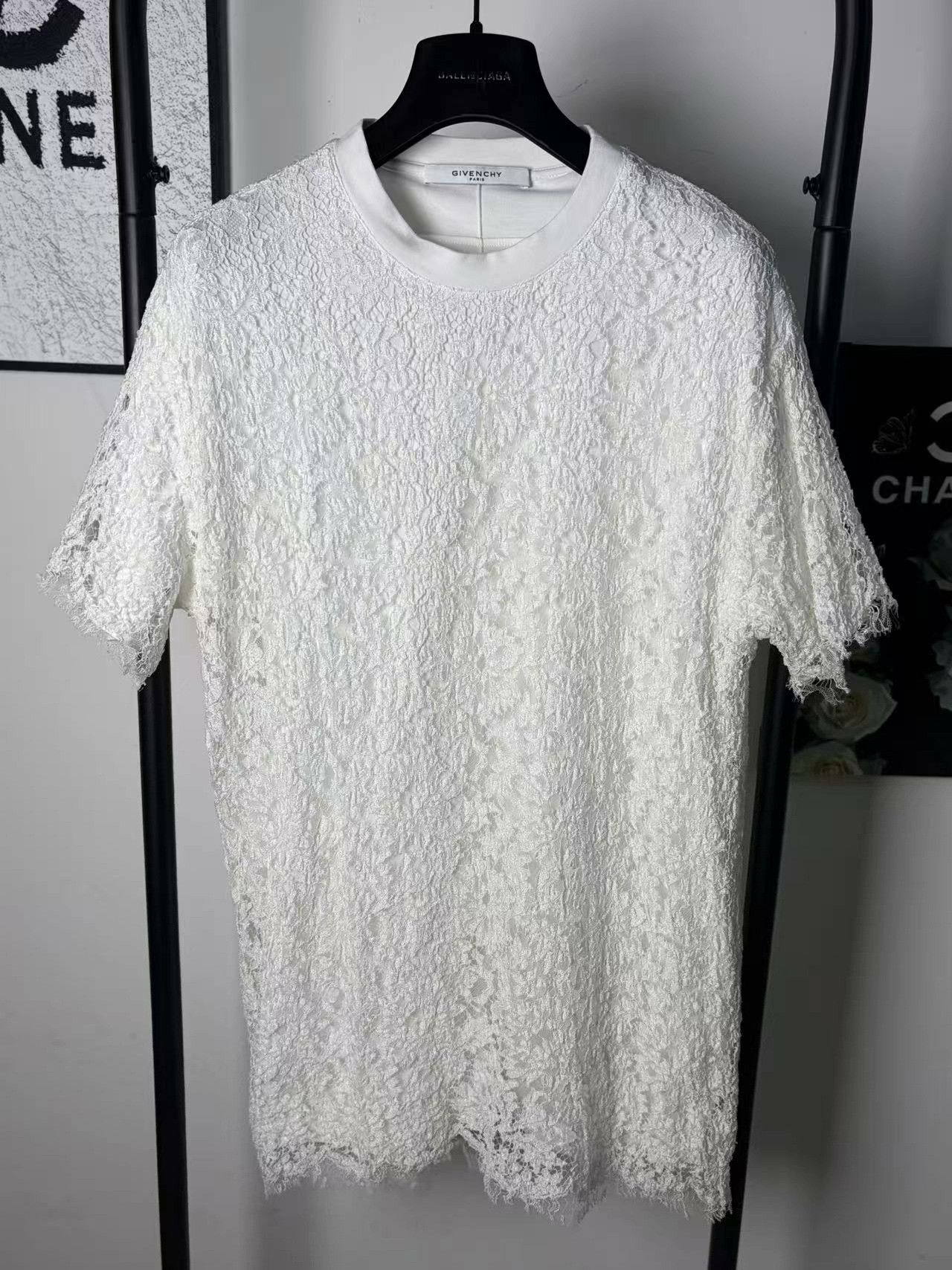 Givenchy Givenchy White T-Shirt XS Women Size XS / US 0-2 / IT 36-38 - 1 Thumbnail