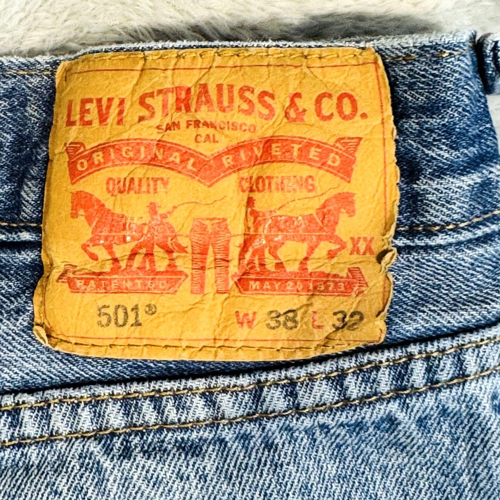 Levi's Levi's 501 Jeans Mens 38x32 Blue Light Wash Straight Denim Button Fly Regular Fit Jeans Size US 38 / EU 54 - 7 Thumbnail