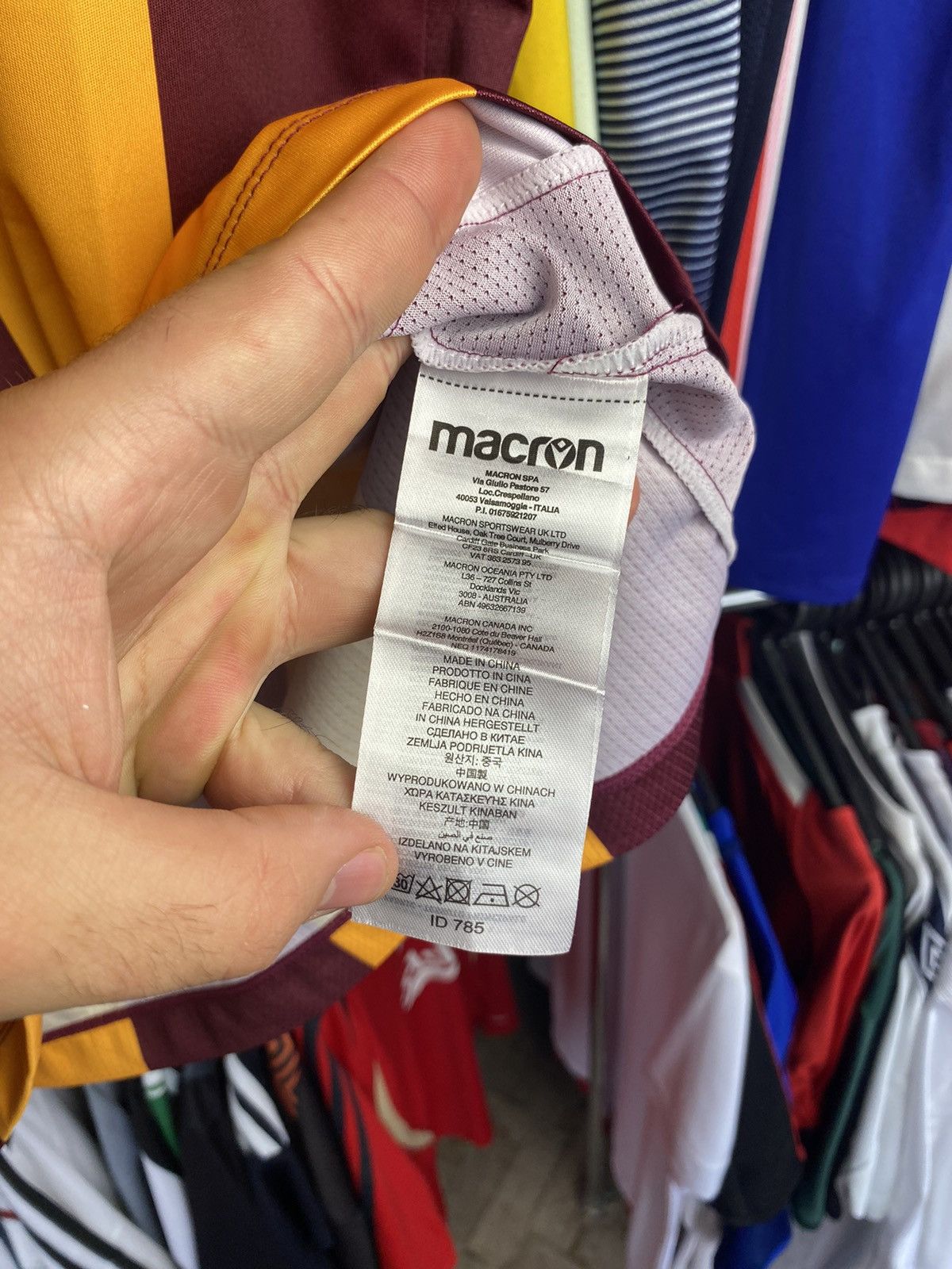 Macron 2022/23 MACRON BRADFORD CITY HOME SOCCER FOOTBALL JERSEY Size US XL / EU 56 / 4 - 7 Thumbnail