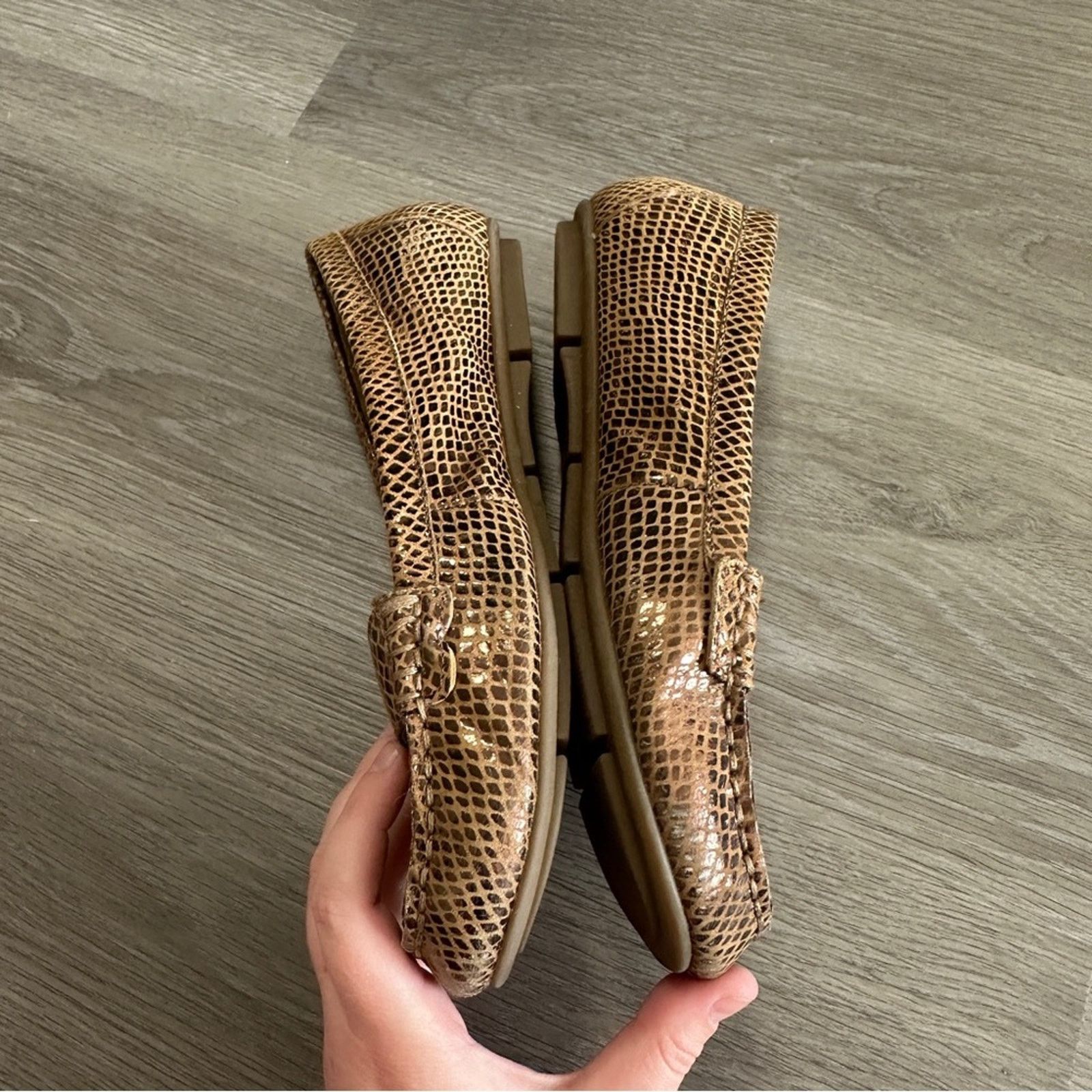 Vionic Vionic Orthotic Larrun Metallic Bronze Moccasin Flat Loafer Size US 6.5 / IT 36.5 - 3 Thumbnail