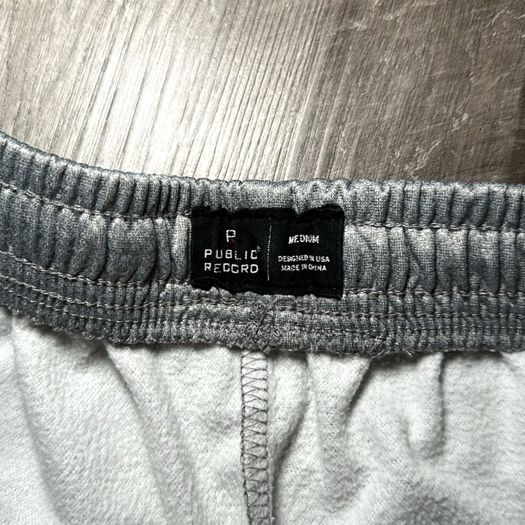 Vintage Public Record Fleece Shorts Mens Medium Gray Polyester Sweat 7 Inseam 28 19.5” 10.5” Rise 12.5” MS5503 Size US 31 - 5 Thumbnail