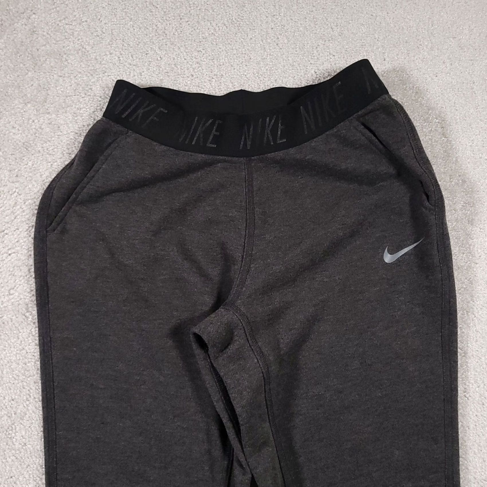 Nike Nike Dri-Fit Capri Crop Sweatpants Capri-Length Fitted Pull On Womens Small Gray Size 28" / US 6 / IT 42 - 3 Thumbnail