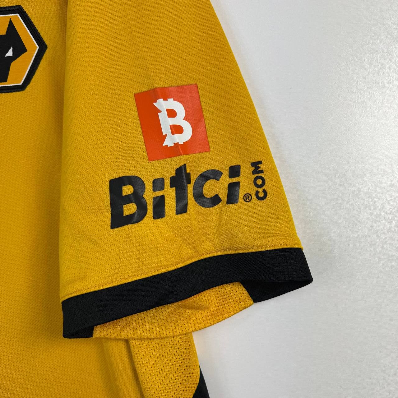 Castore Wolverhampton Wanderers Wolves 2021/22 Home Shirt Castore XL Size US XL / EU 56 / 4 - 4 Thumbnail
