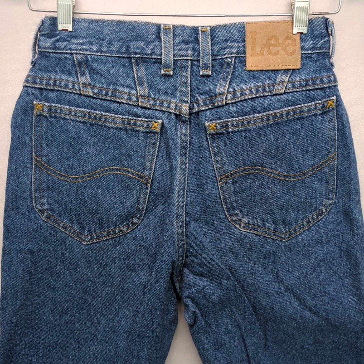 Lee VINTAGE Lee Riders Jeans Denim Tapered Leg Women 8 Medium Wash Blue 100% Cotton High Rise Retro Logo 5-Pocket Womens Jeans Size 24" / US 00 / IT 34 - 5 Thumbnail