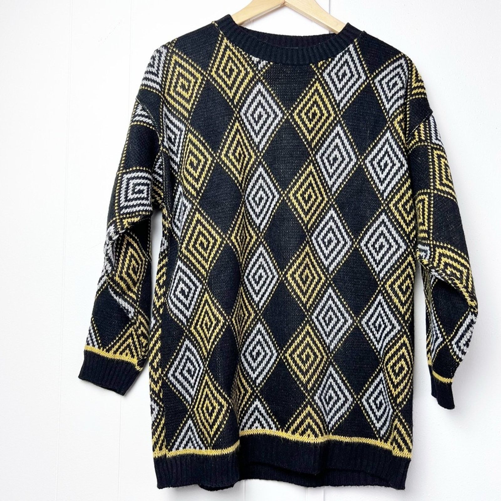 Vintage Vintage 90s Black Yellow Pullover Oversized Sweater Women S Size S / US 4 / IT 40 - 1 Thumbnail