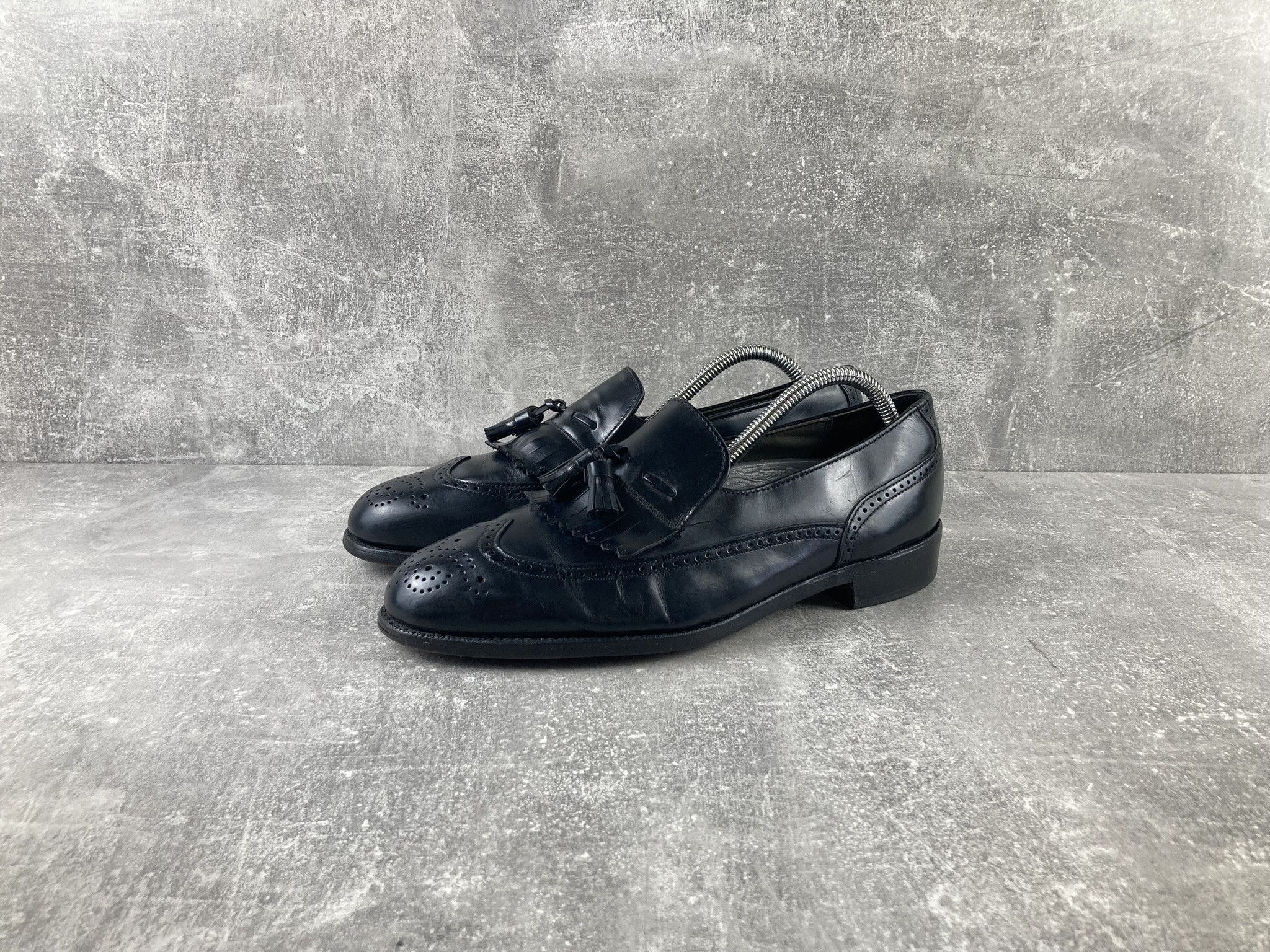 Genuine Leather Black leather tassal luxury old money brogue loafers shoes Size US 7 / EU 40 - 1 Thumbnail