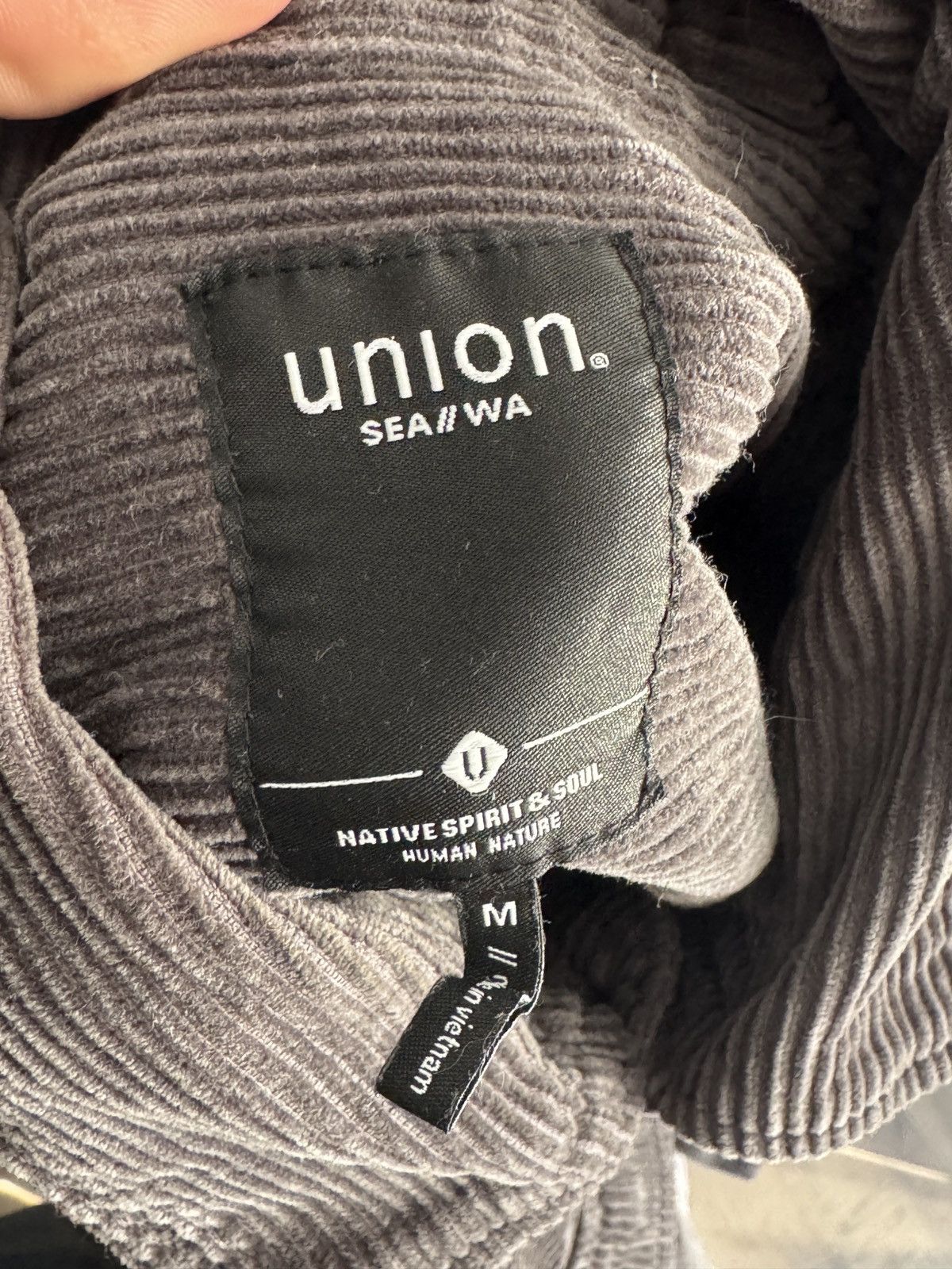 Other Union corduroy button up Size US M / EU 48-50 / 2 - 3 Thumbnail