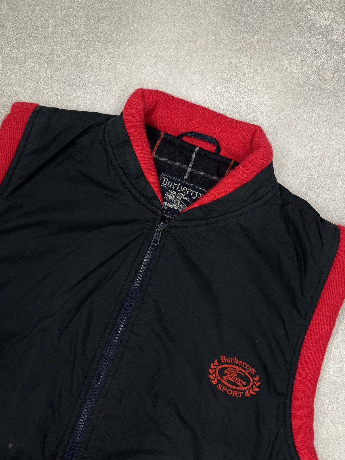 Burberry Vintage Burberry Sport Navy Vest England Y2K Size L Size US L / EU 52-54 / 3 - 4 Thumbnail