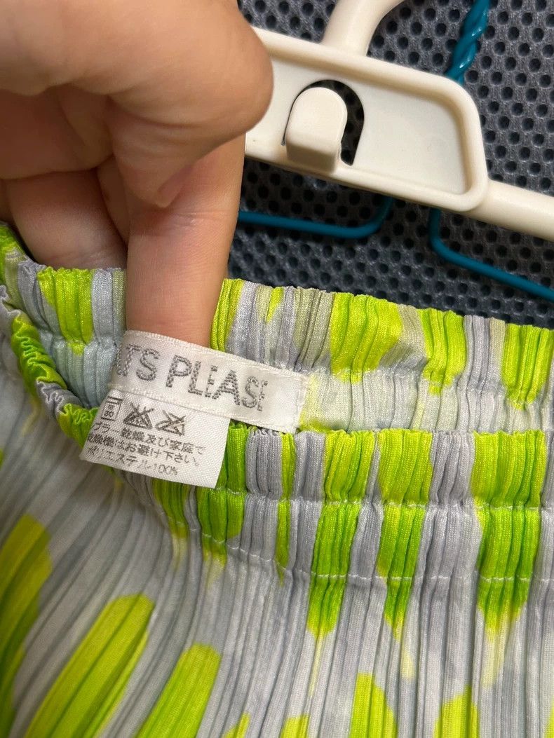 Issey Miyake Issey Miyake size:1 Green feather petal pleated skirt Size 23" - 4 Thumbnail