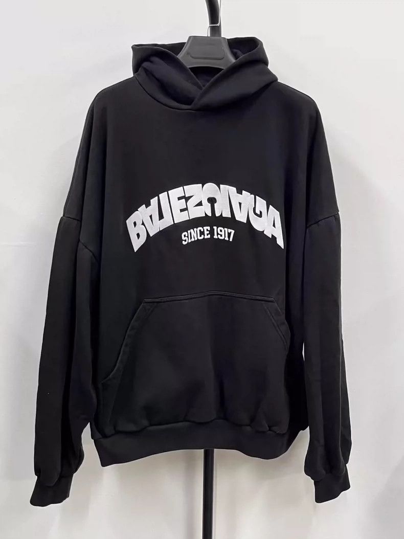 Balenciaga Balenciaga FW23 monogram Logo print hooded long sleeve swe Size US S / EU 44-46 / 1 - 1 Thumbnail
