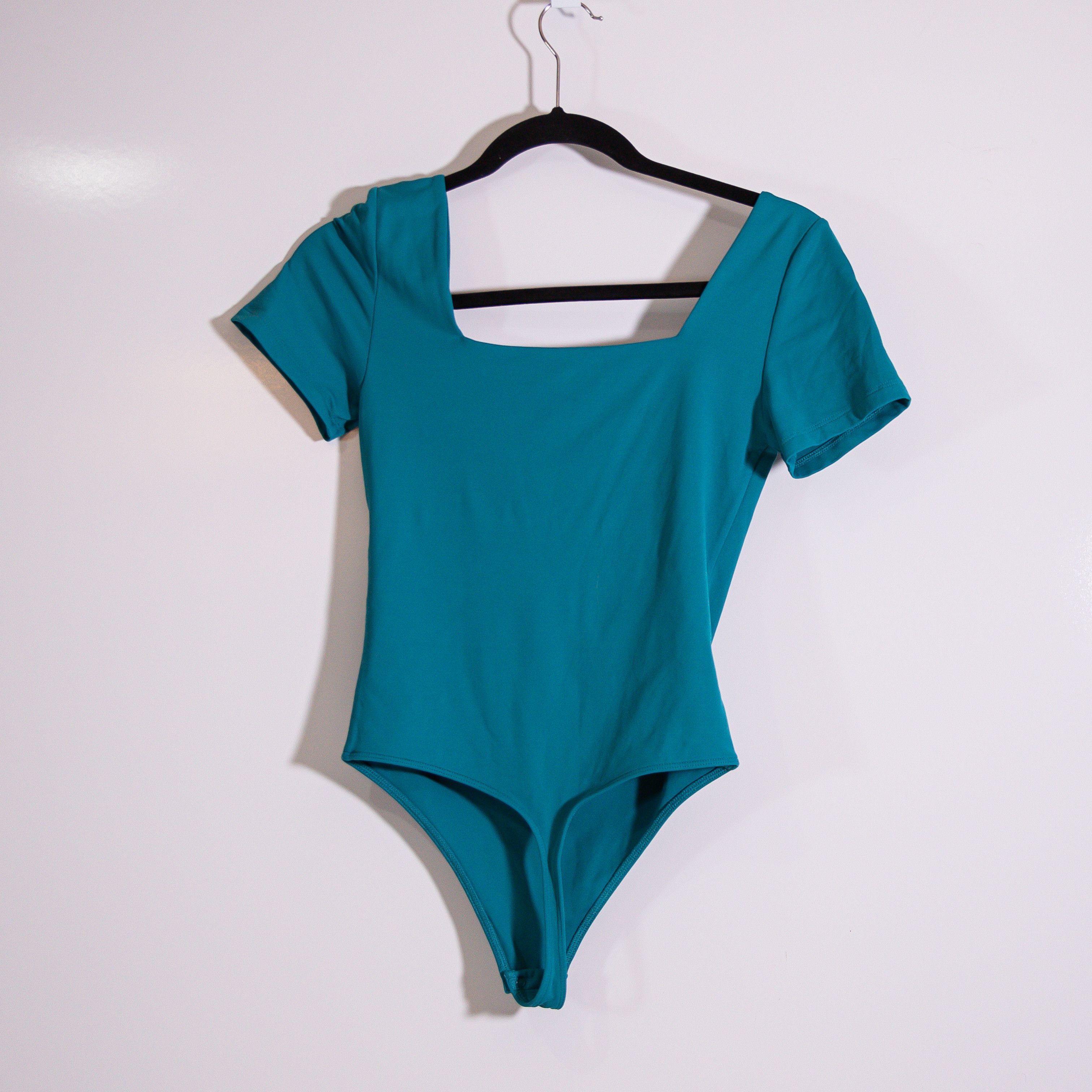 Aritzia Aritzia Original Contour Squareneck Short Size S / US 4 / IT 40 - 4 Thumbnail