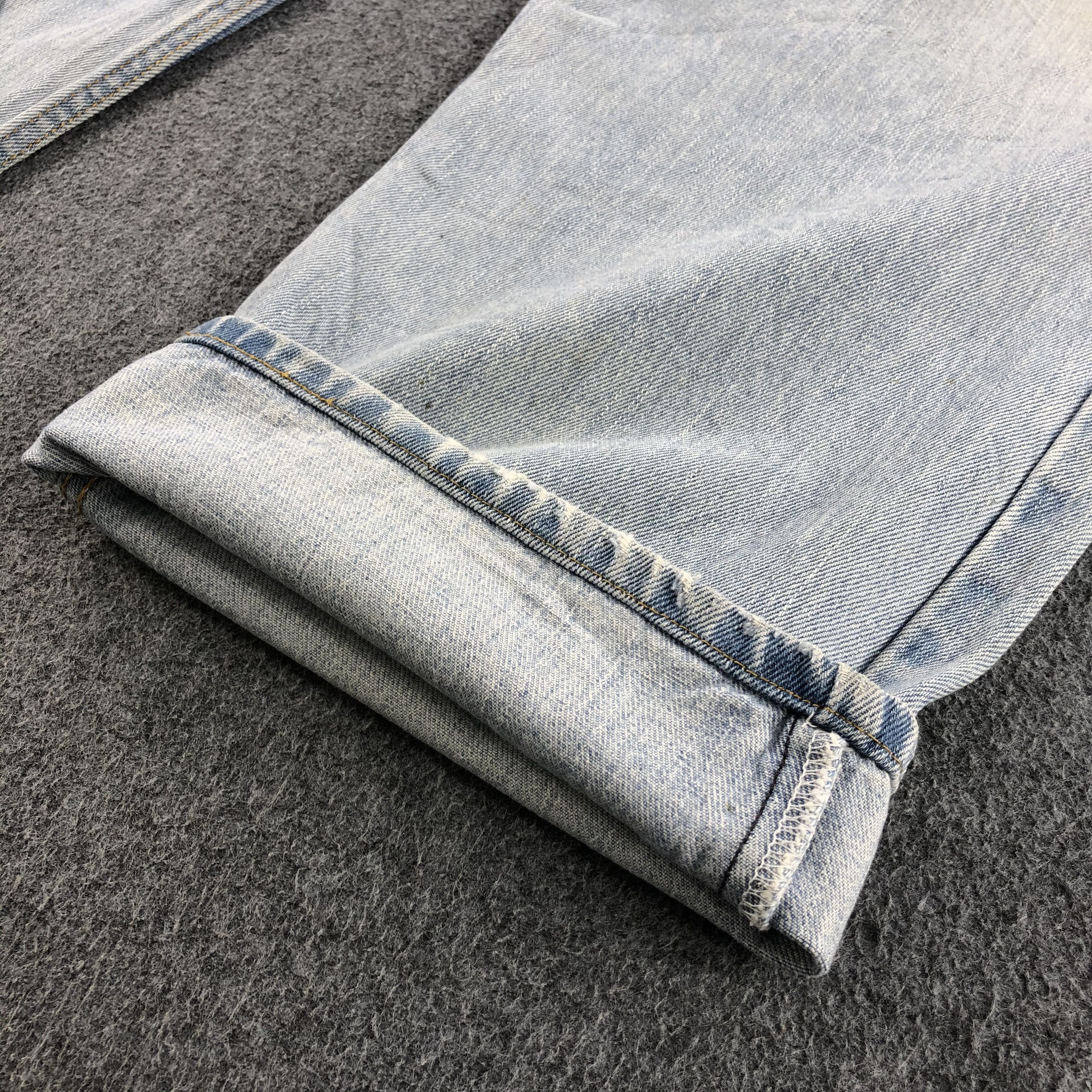 Levi's Light Wash Vintage Levis 550 Jeans-J1147 Size US 39 - 7 Thumbnail