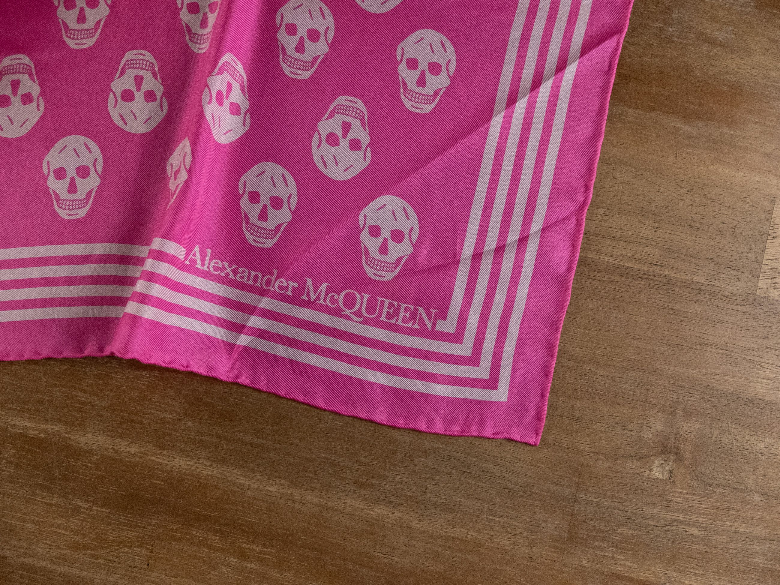 Alexander McQueen ALEXANDER MCQUEEN pink Biker Skull FO silk square scarf q Size ONE SIZE - 4 Thumbnail
