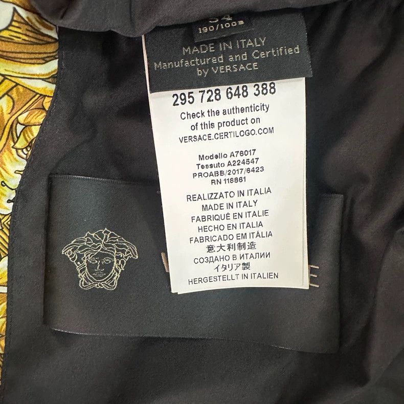 Versace Versace Baroque print zippered windproof hooded jacket jac Size US L / EU 52-54 / 3 - 3 Thumbnail