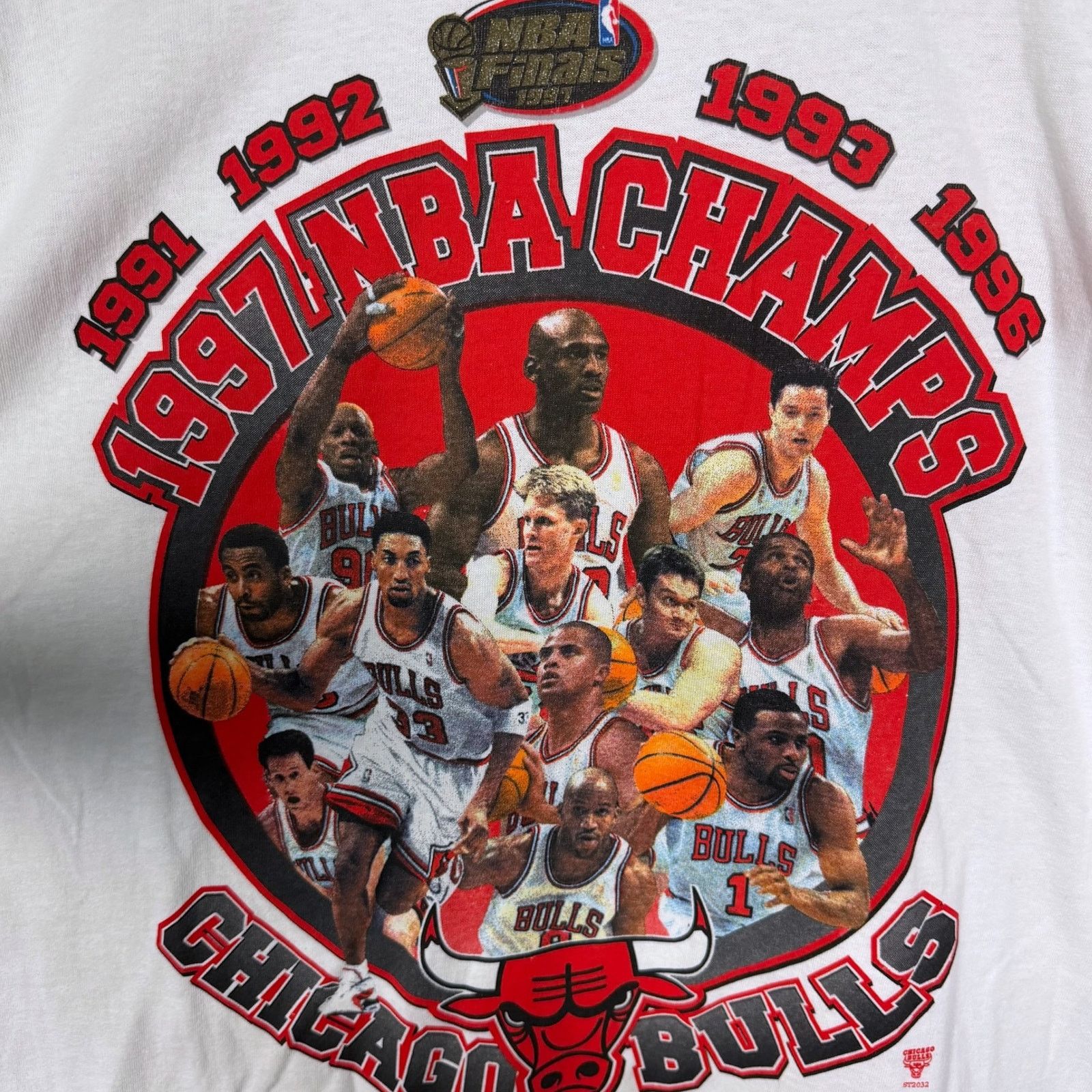 Starter Vintage 90s Starter Chicago Bulls NBA Champions L T-Shirt Size US L / EU 52-54 / 3 - 4 Thumbnail