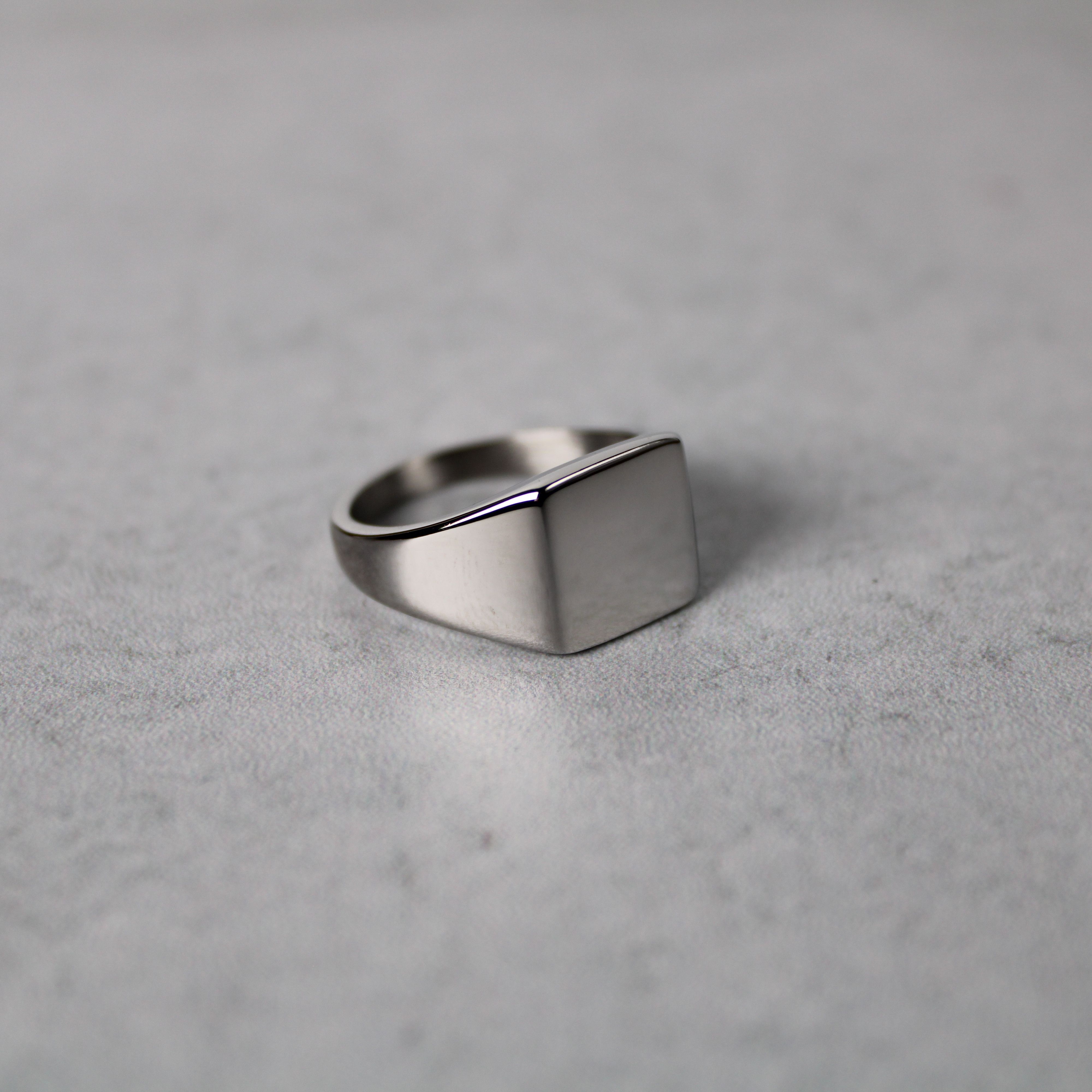 Jewelry × Vintage Silver Square Signet Ring 14MM size 8 US Size ONE SIZE - 3 Thumbnail