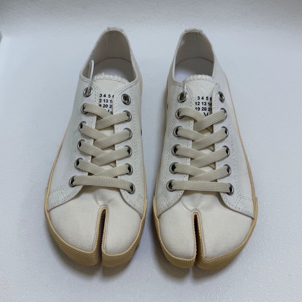 Maison Margiela Maison Margiela versatile low-top stylish sneakers Size US 7.5 / IT 37.5 - 1 Thumbnail