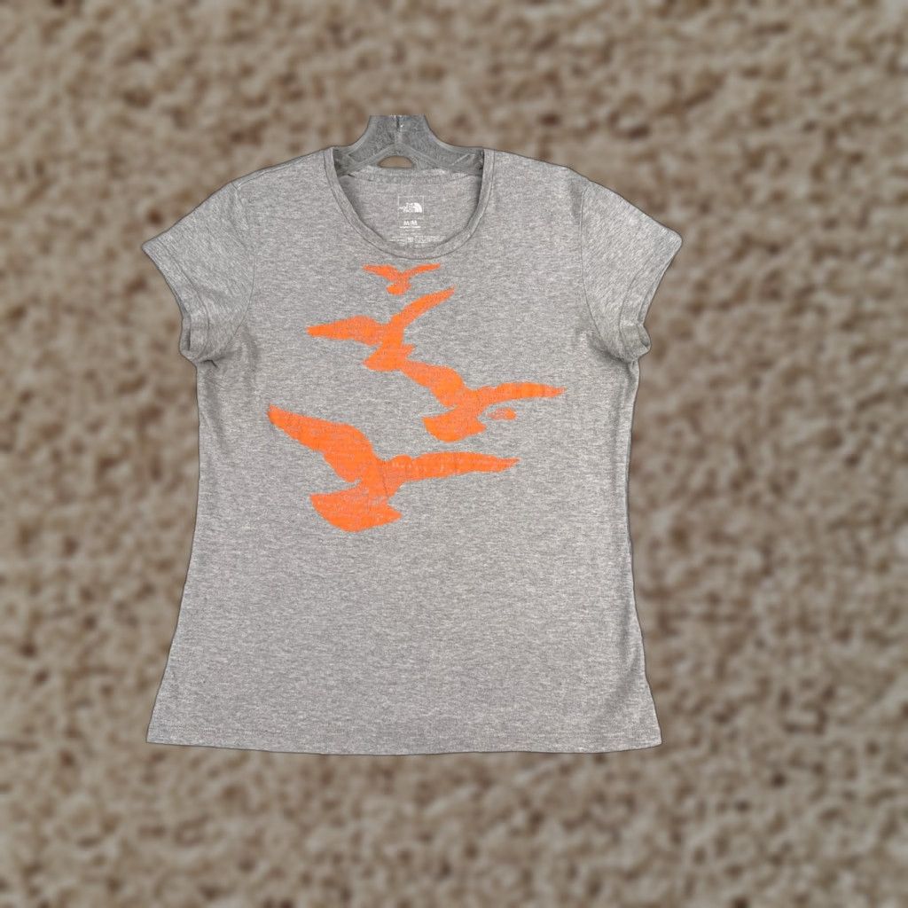 The North Face The North Face Women's Shirt Medium Gray Short Sleeve Crew Neck Cotton Casual T-Shirt Size M / US 6-8 / IT 42-44 - 1 Thumbnail