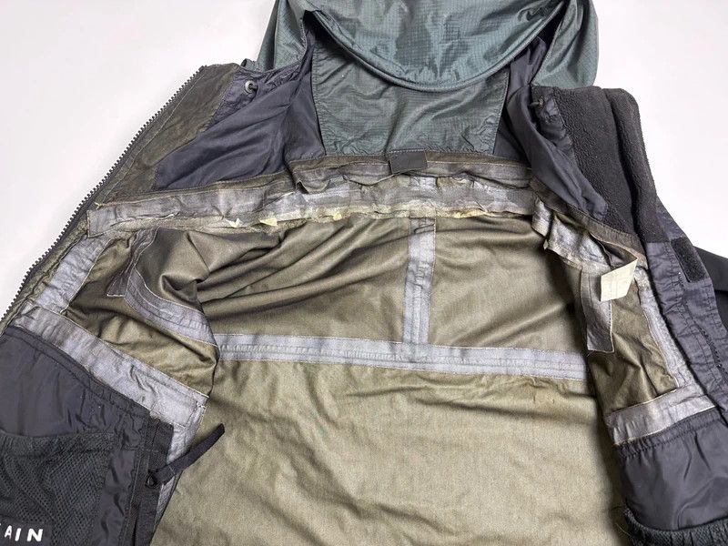 Mountain Hardwear Vintage Mountain Hardwear Conduit Hooded Shell Jacket Size US L / EU 52-54 / 3 - 7 Thumbnail