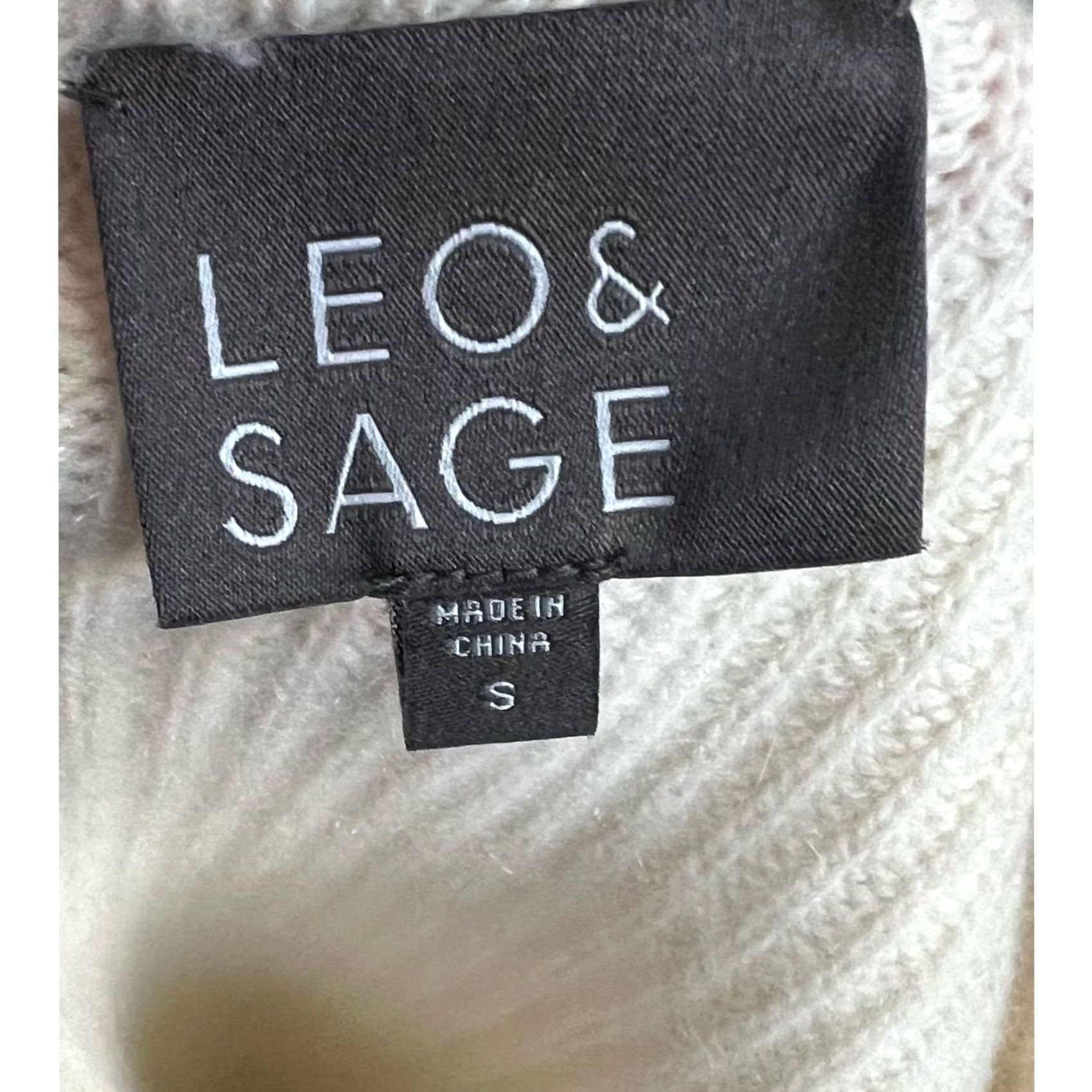 Vintage Leo & Sage Women’s Sweater Pullover Side Slits Ivory Cream Sz S Knit Pullover Womens Sweater, Cream, Long Sleeve, 20" Chest Width, 22" Length Size S / US 4 / IT 40 - 6 Thumbnail