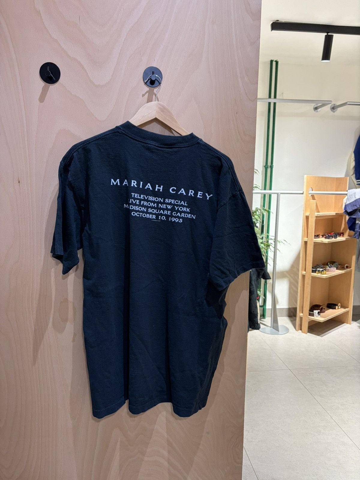 All Sport Vintage Mariah Carey 1995 t shirt Size US XL / EU 56 / 4 - 2 Thumbnail