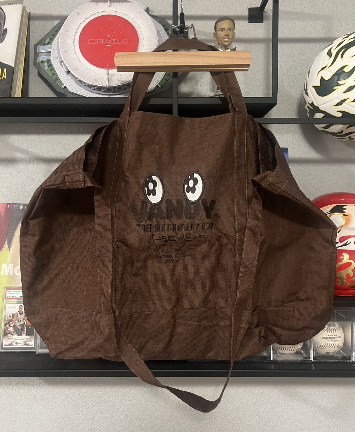 Vandy The Pink Vandythepink Burger Shop Large Tote Bag Brown Size ONE SIZE - 1 Thumbnail