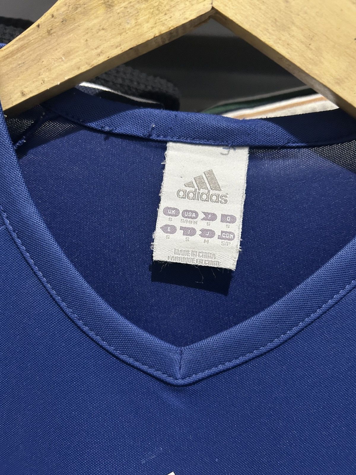 Adidas Vintage adidas France 2009-2010 Home Soccer Size US M / EU 48-50 / 2 - 4 Thumbnail