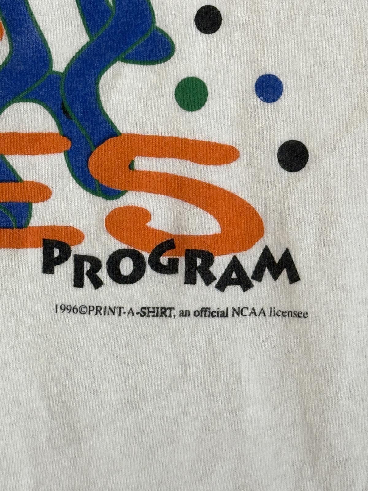 Designer VTG 1996 NCAA Basketball T-shirt March Madness Elite Eight L Size US L / EU 52-54 / 3 - 4 Thumbnail