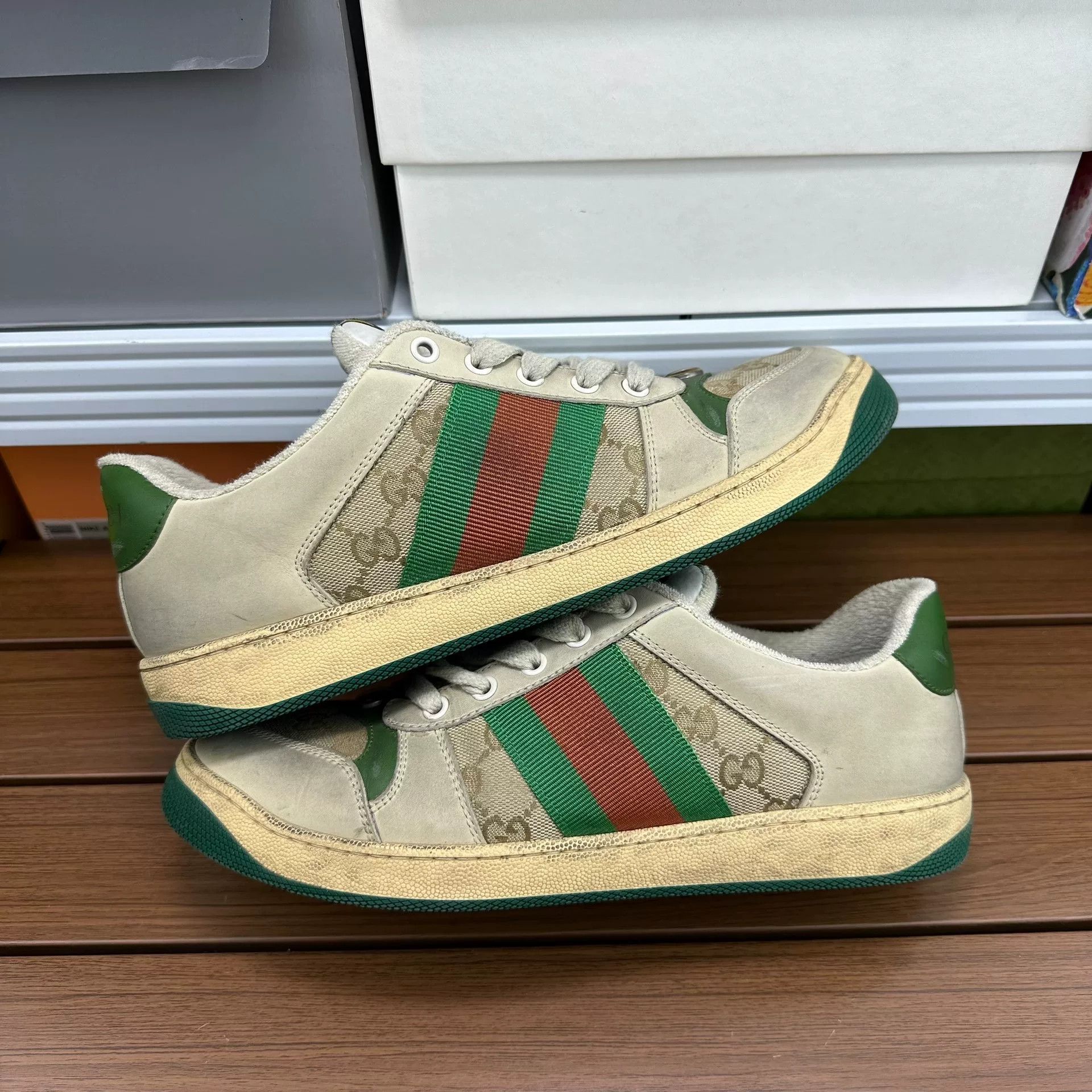 Gucci Gucci Distressed Lowtop Sneakers 8 Men Size US 8 / EU 41 - 1 Thumbnail