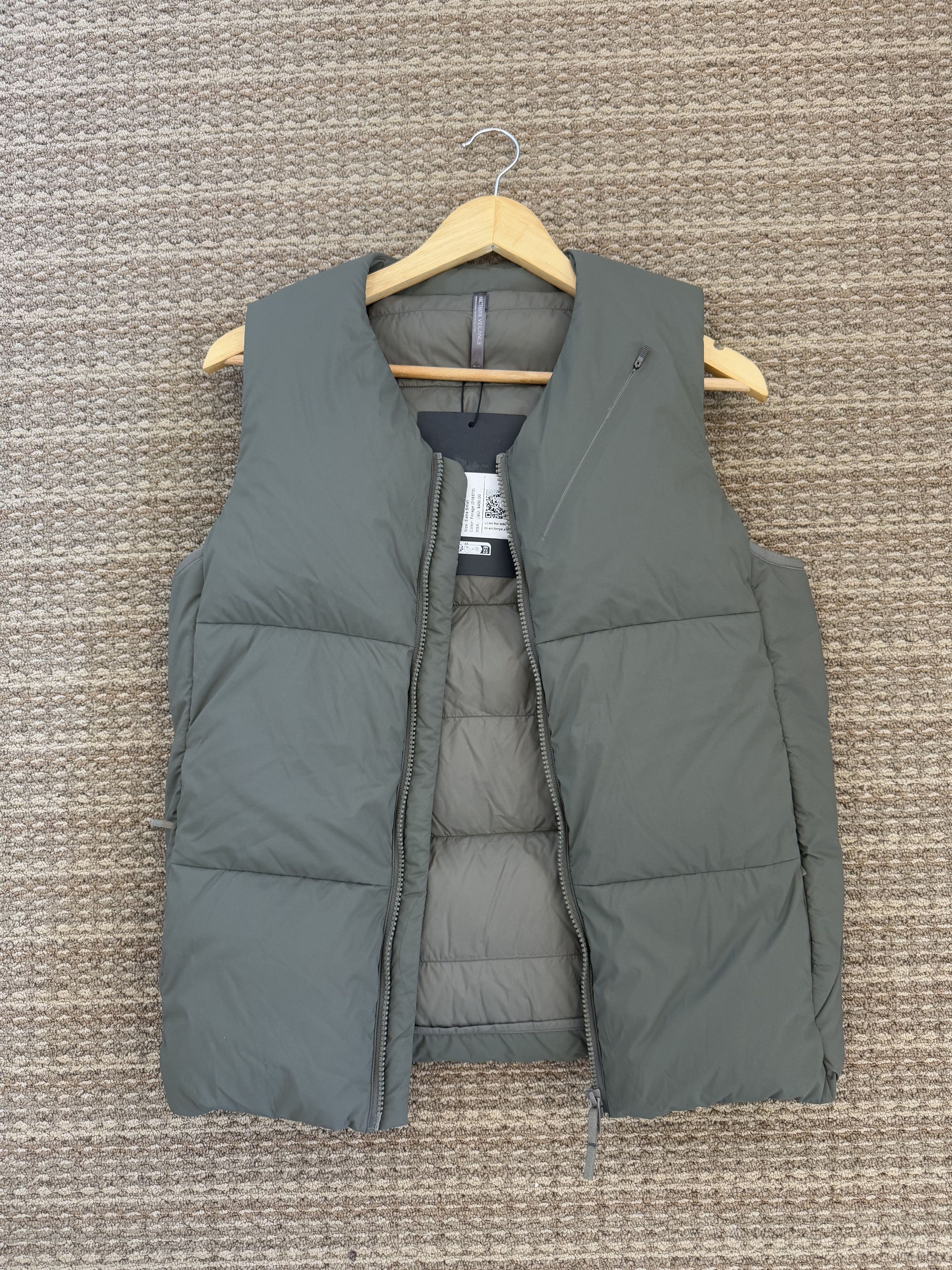 Arc'Teryx Veilance Arcteryx Veilance Green Conduit Down Vest Arc'Teryx Veilance Arcteryx Veilance Green Conduit Down Vest