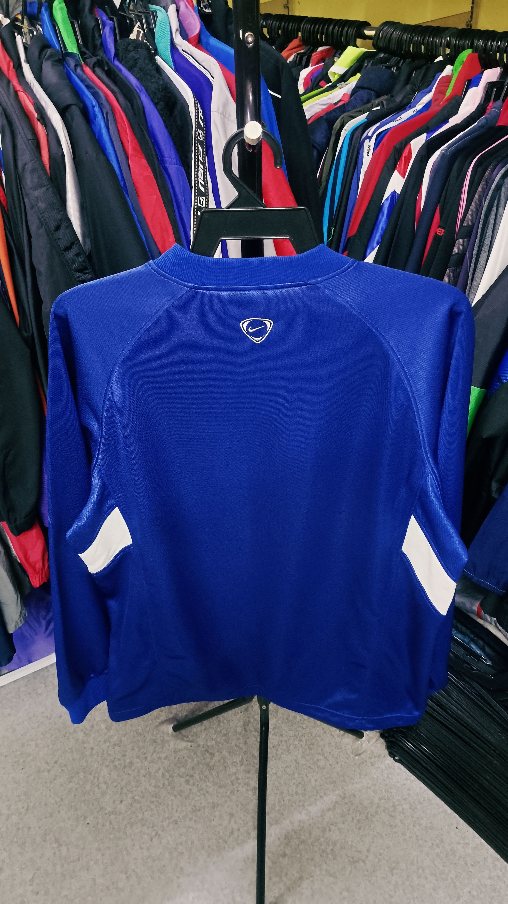 Nike Vintage Nike Football Training Sweater Size US L / EU 52-54 / 3 - 3 Thumbnail