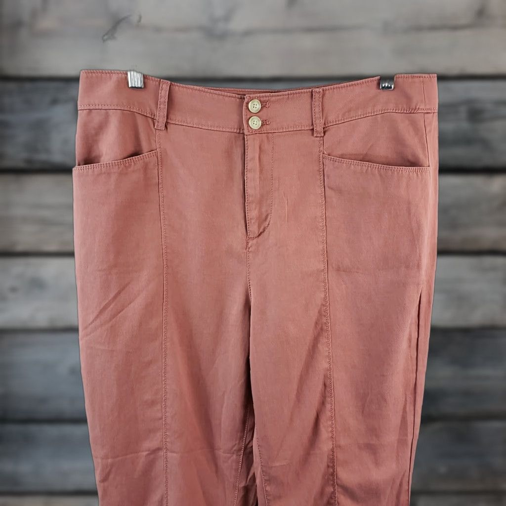 Ann Taylor Ann Taylor LOFT Womens Pants Sz 12 Red Cropped High Rise Lyocell Size 34" / US 12 / IT 48 - 1 Thumbnail