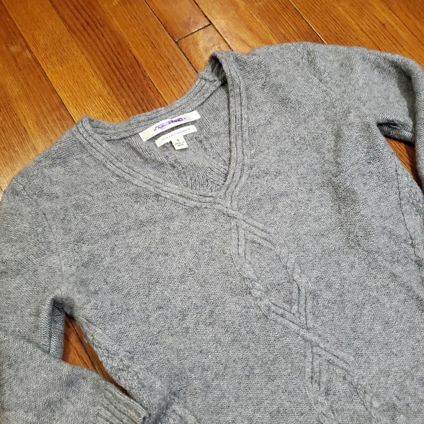 Vintage Max Studio Sweater Womens Small Gray 100% Cashmere V Neck Cable Knit Pullover Size S / US 4 / IT 40 - 3 Thumbnail