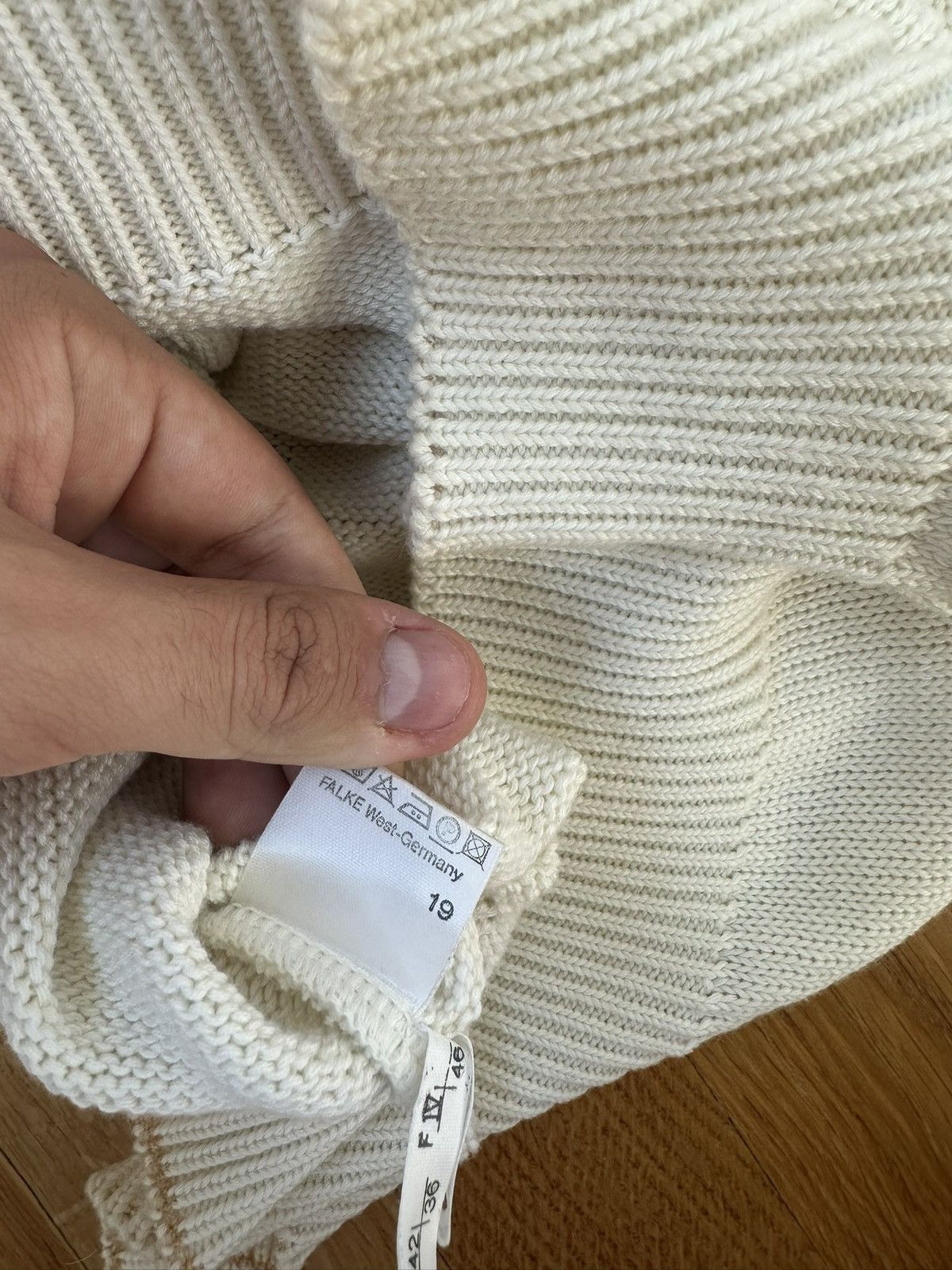 Hugo Boss 90’s West Germany Hugo Boss Knit Sweater Sea Accents Size US L / EU 52-54 / 3 - 18 Thumbnail