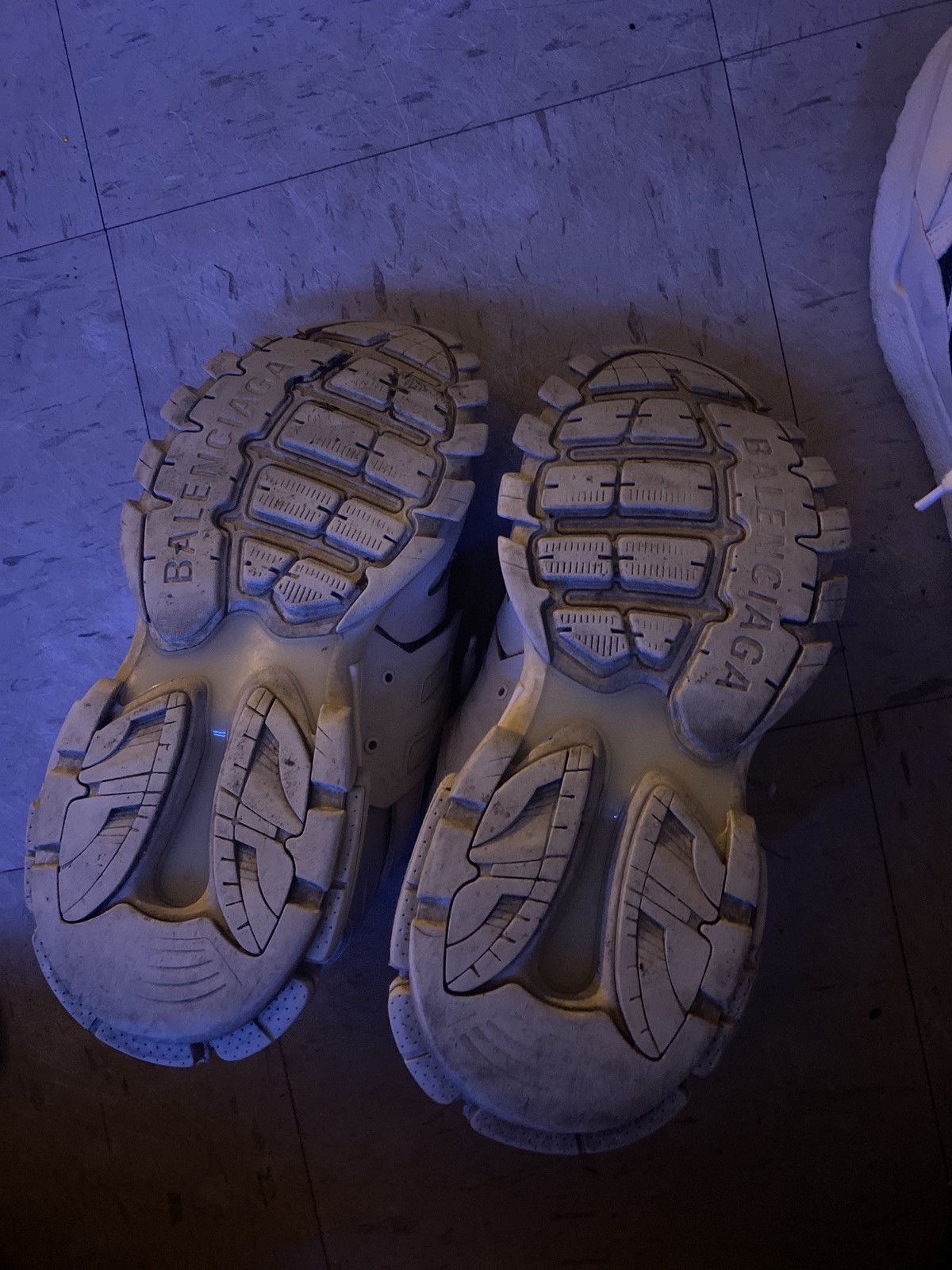 Balenciaga balenciaga tracks all white *no led* Size US 10 / EU 43 - 3 Thumbnail