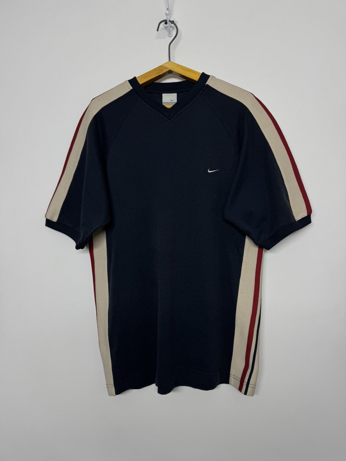 Nike Vintage Y2k Nike Swoosh Logo T-Shirt Size US S / EU 44-46 / 1 - 5 Thumbnail
