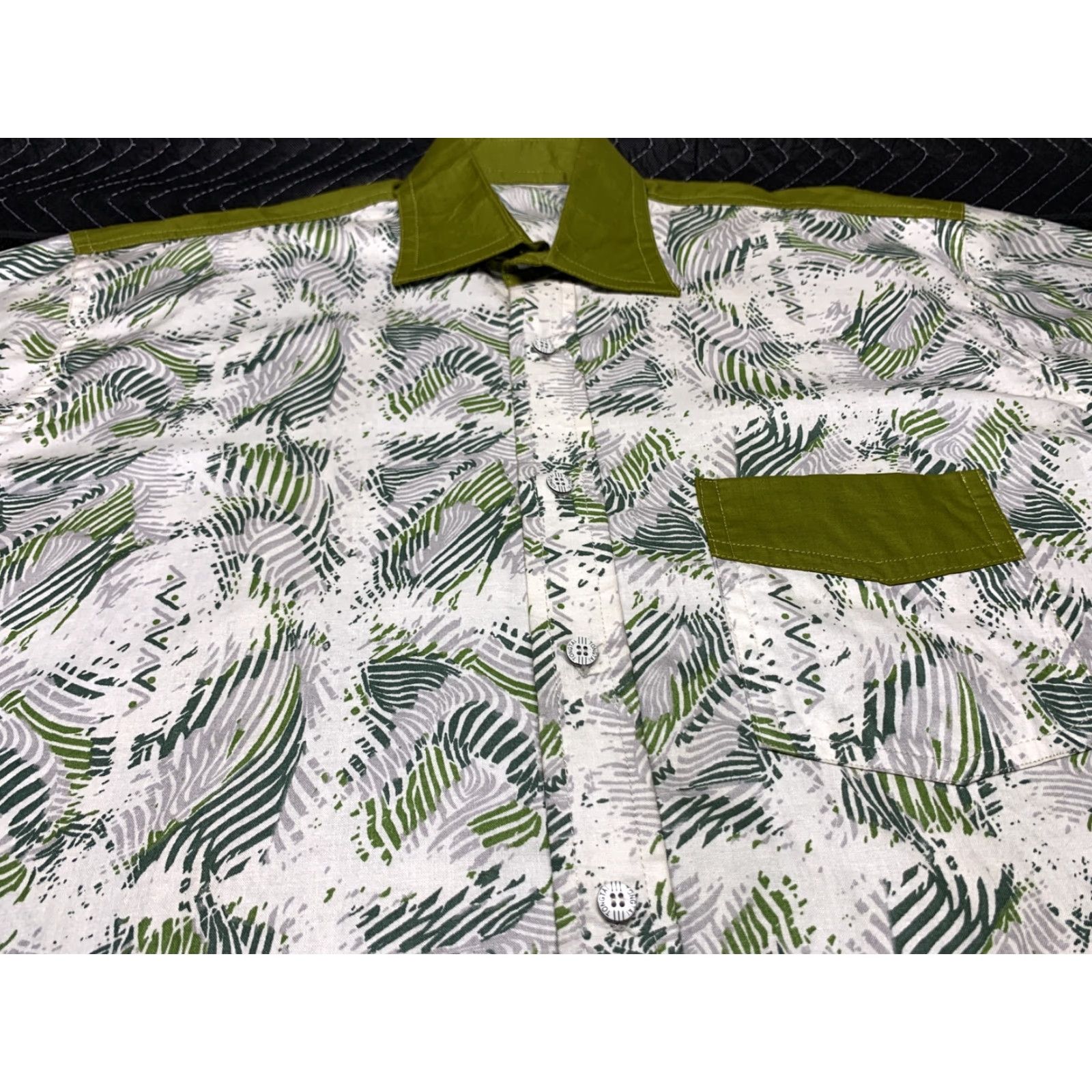 Vintage Floral 2XL Green White Short Sleeve Camp Shirt Size US XXL / EU 58 / 5 - 2 Thumbnail